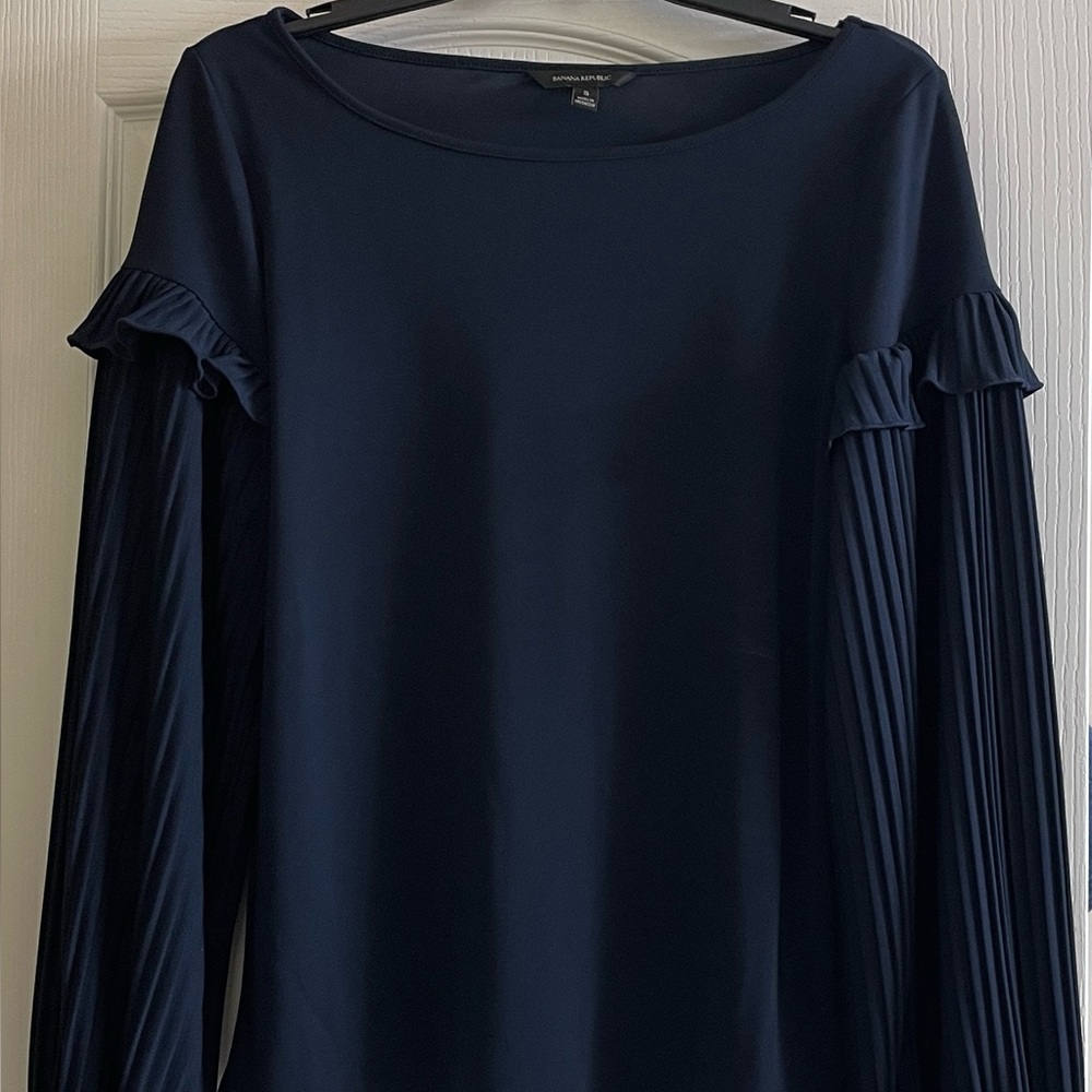 Banana Republic Super Elegant Navy Blue Long Bishop Sleeve Blouse. Size: Small
